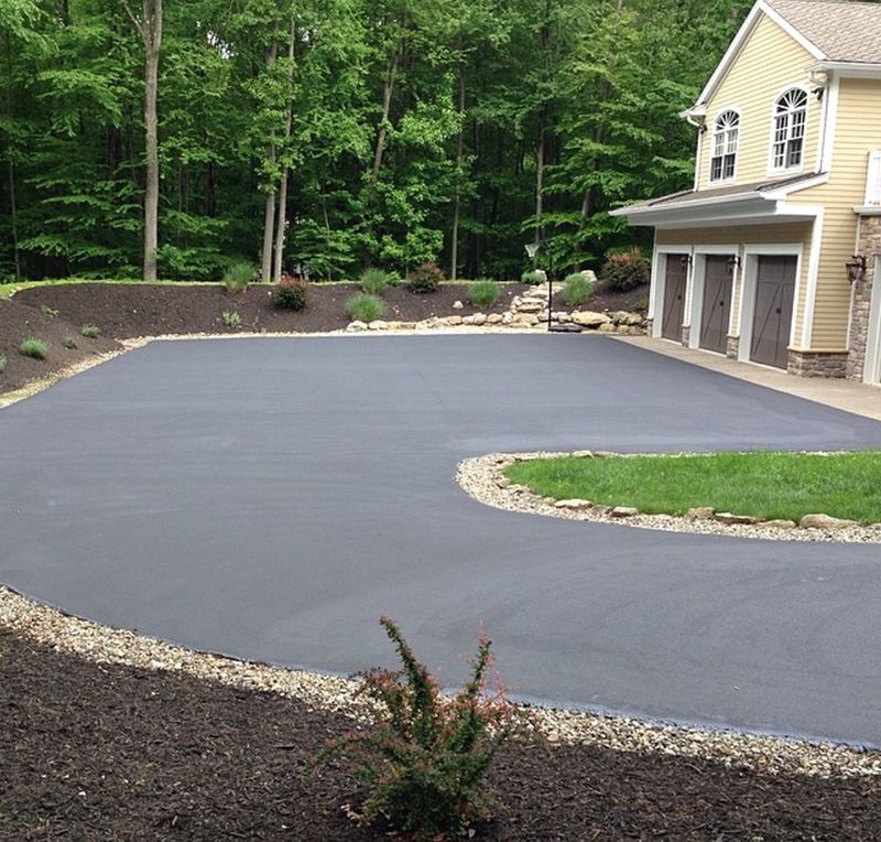 Photo of sealcoated driveway